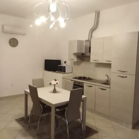 Raffaella 4* Livorno